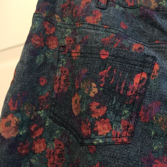 DG2 by Diane Gilman 18WP FLORAL JEANS🆕 - Picture 7 of 11